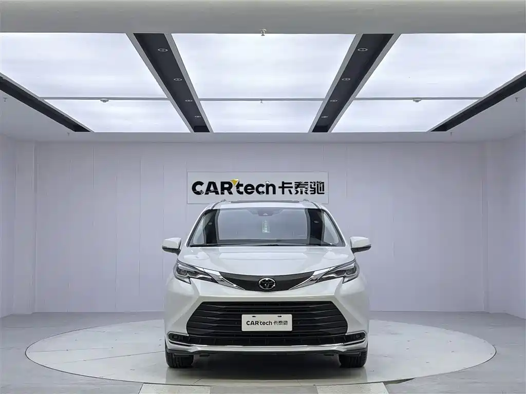 Toyota Toyota Sienna 2024 2.5L Hybrid LE 2024 - thumbnail 3
