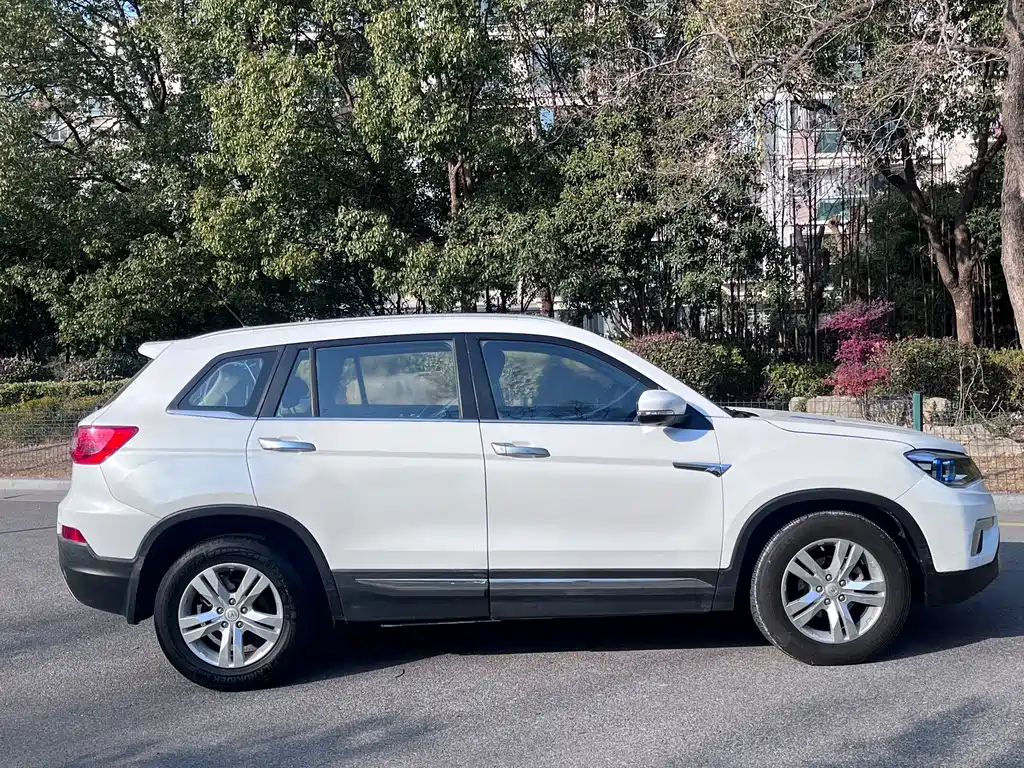 Changan Changan CS75 2015 1.8T Automatic AWD Elite Model China V 2015 - thumbnail 6
