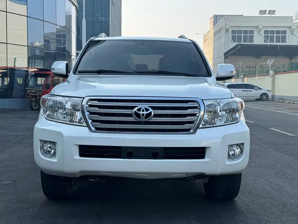 Toyota Land Cruiser (Imported) 2015 Model 4.0L V6 Middle East Limited Edition 2015 - thumbnail 2