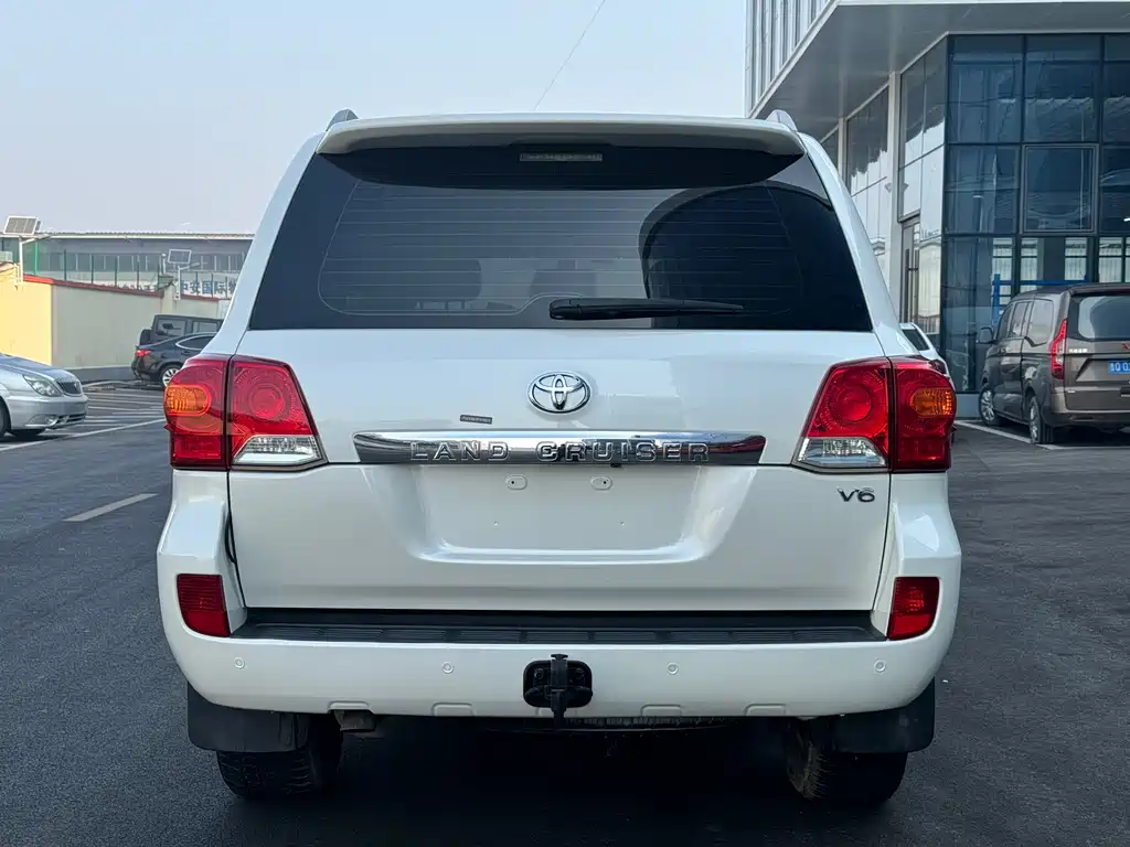 Toyota Land Cruiser (Imported) 2015 Model 4.0L V6 Middle East Limited Edition 2015 - thumbnail 4