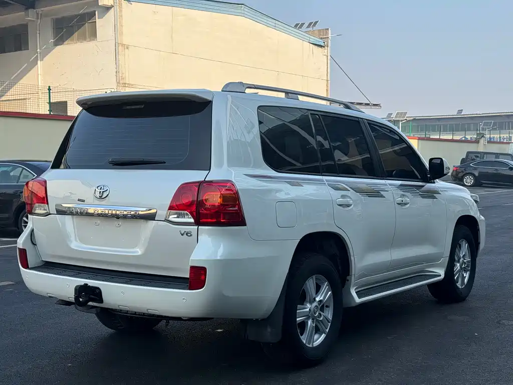 Toyota Land Cruiser (Imported) 2015 Model 4.0L V6 Middle East Limited Edition 2015 - thumbnail 5