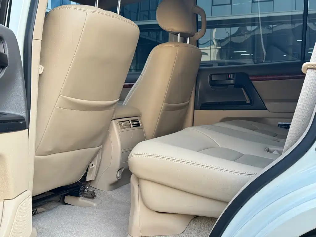 Toyota Land Cruiser (Imported) 2015 Model 4.0L V6 Middle East Limited Edition 2015 - thumbnail 7