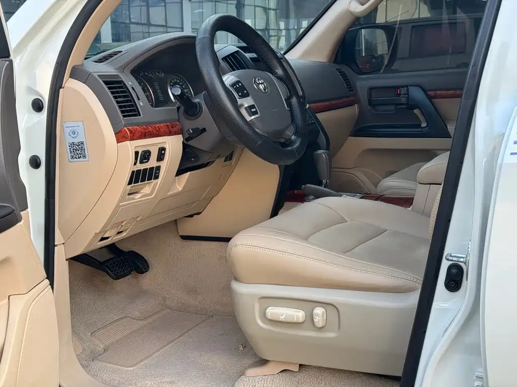 Toyota Land Cruiser (Imported) 2015 Model 4.0L V6 Middle East Limited Edition 2015 - thumbnail 8
