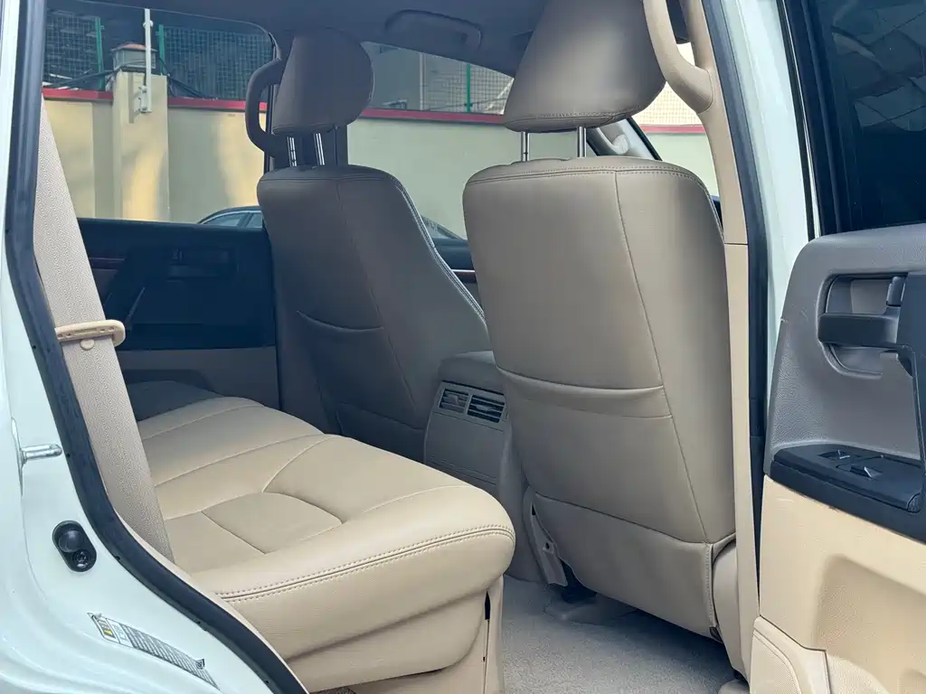 Toyota Land Cruiser (Imported) 2015 Model 4.0L V6 Middle East Limited Edition 2015 - thumbnail 12