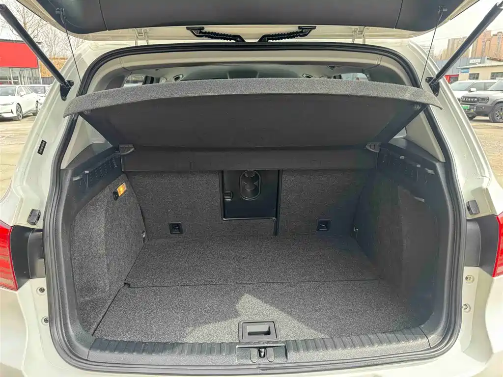 Volkswagen Tiguan 2016 280TSI Automatic 2WD Silk Road Style Edition 2018 - thumbnail 11