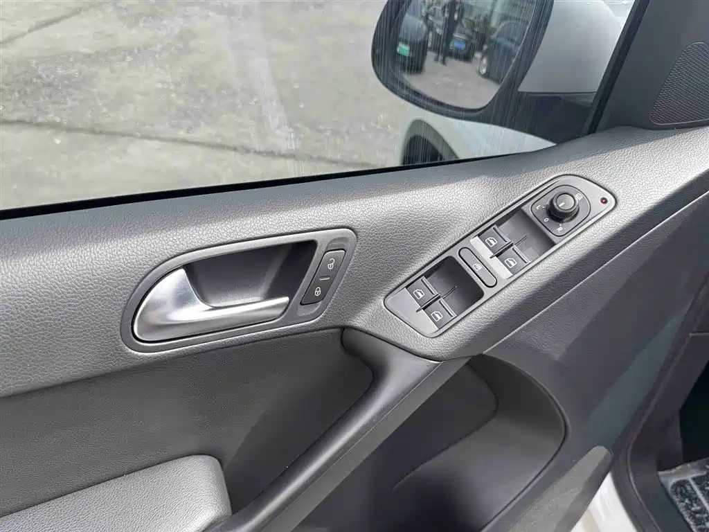 Volkswagen Tiguan 2016 280TSI Automatic 2WD Silk Road Style Edition 2018 - thumbnail 14