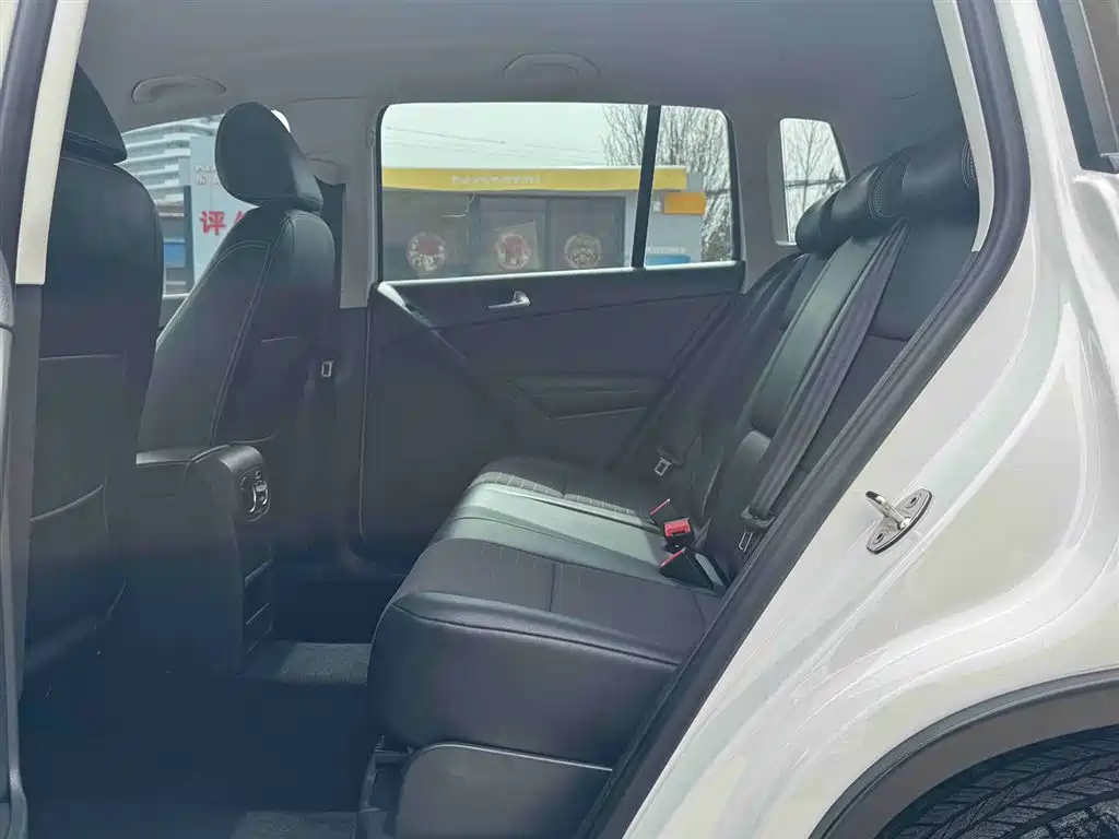 Volkswagen Tiguan 2016 280TSI Automatic 2WD Silk Road Style Edition 2018 - thumbnail 17
