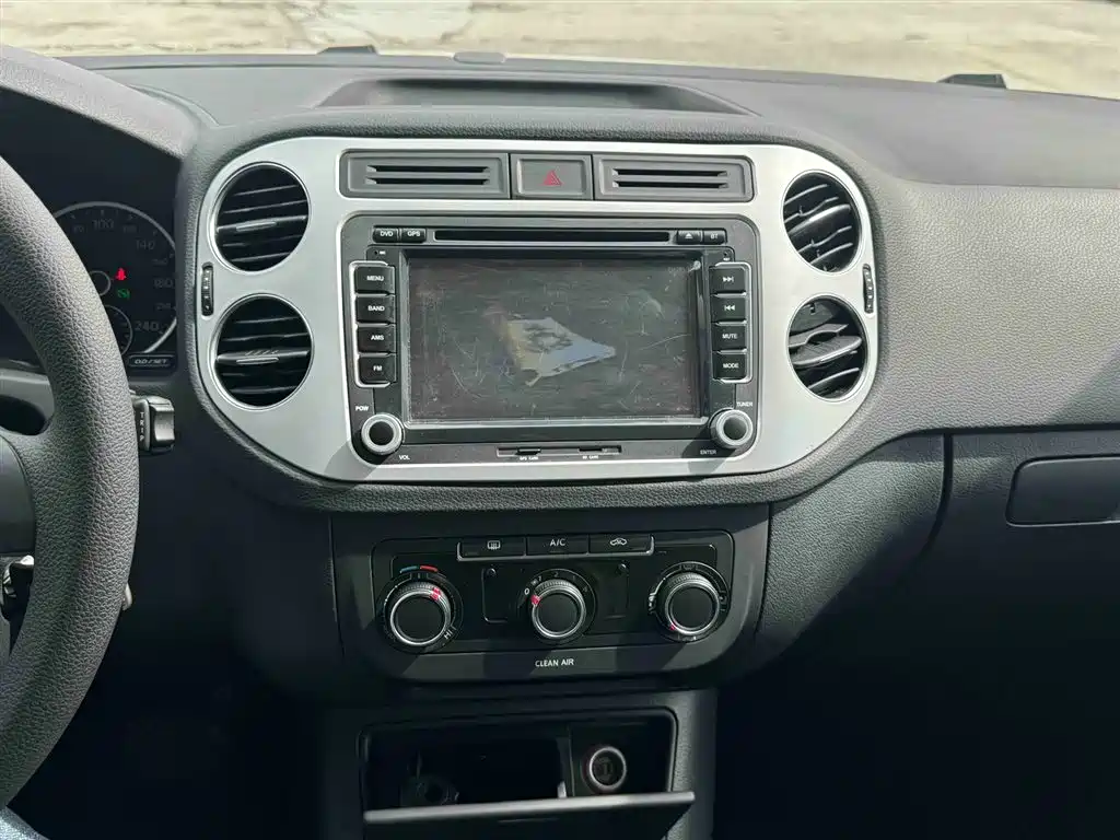 Volkswagen Tiguan 2016 280TSI Automatic 2WD Silk Road Style Edition 2018 - thumbnail 19