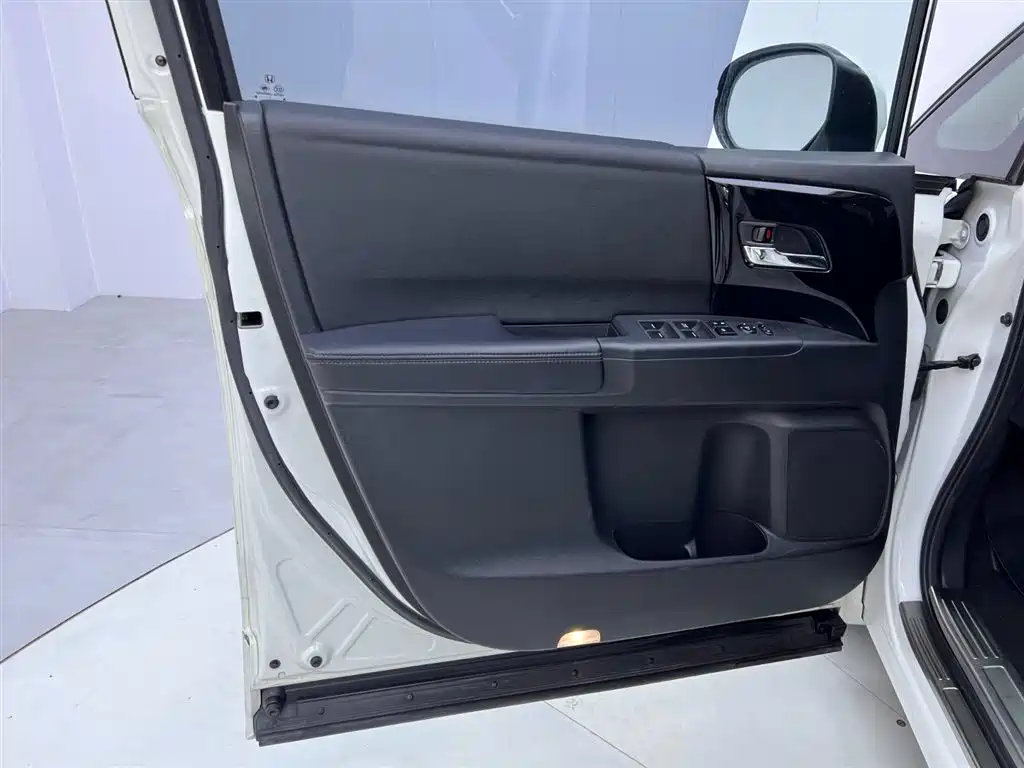Honda Honda Elysion 2019 2.0L Hybrid Comfort Edition 2019 - thumbnail 16