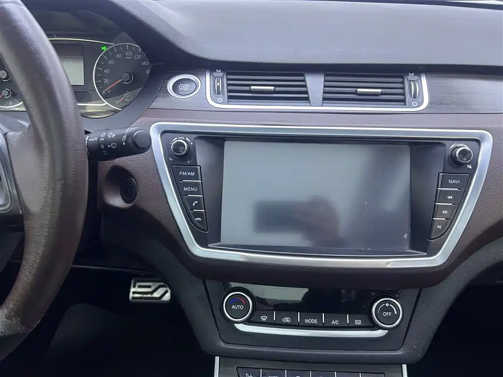 Landwind Lifan X7 2015 2.0T Panoramic Luxury Edition 2017 - thumbnail 24