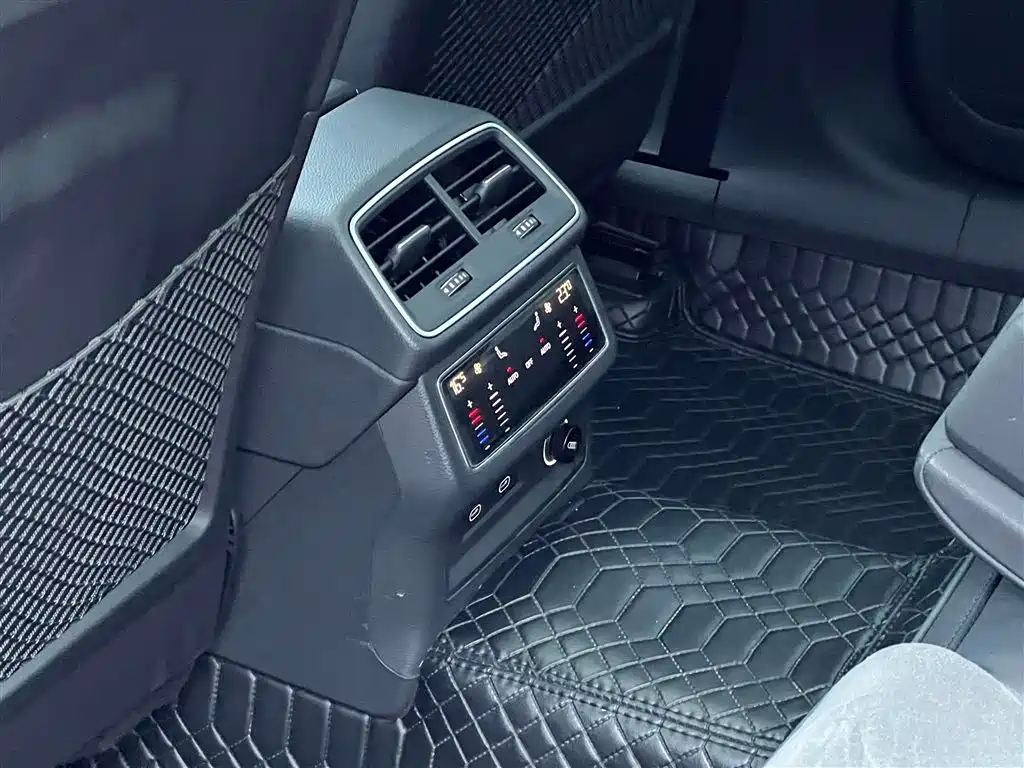 Audi Audi A6L 2022 55 TFSI e quattro 2022 - thumbnail 24