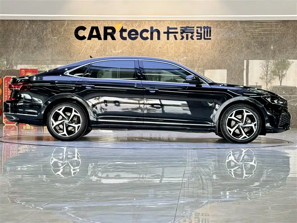 Volkswagen Volkswagen Passat 2023 Model Year Facelift 330TSI Elite Starry Sky Edition 2023 - thumbnail 4