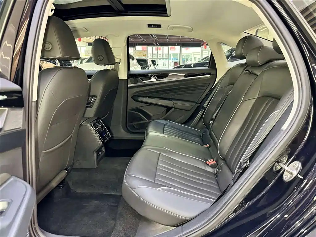 Volkswagen Volkswagen Passat 2023 Model Year Facelift 330TSI Elite Starry Sky Edition 2023 - thumbnail 19