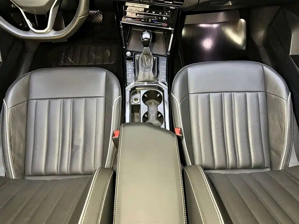 Volkswagen Volkswagen Passat 2023 Model Year Facelift 330TSI Elite Starry Sky Edition 2023 - thumbnail 20