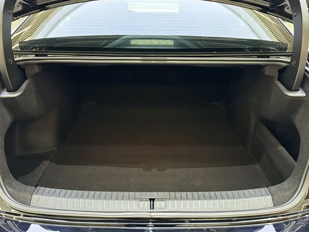Volkswagen Volkswagen Passat 2023 Model Year Facelift 330TSI Elite Starry Sky Edition 2023 - thumbnail 21