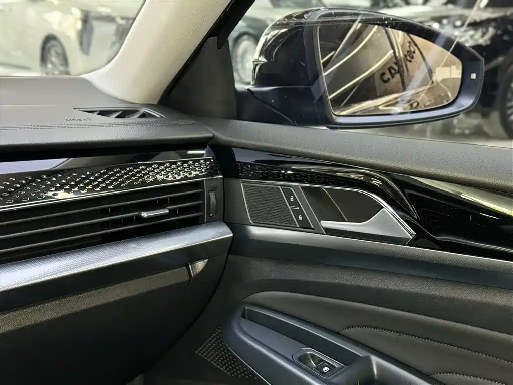Volkswagen Volkswagen Passat 2023 Model Year Facelift 330TSI Elite Starry Sky Edition 2023 - thumbnail 23