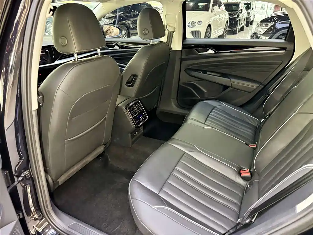 Volkswagen Volkswagen Passat 2023 Model Year Facelift 330TSI Elite Starry Sky Edition 2023 - thumbnail 27