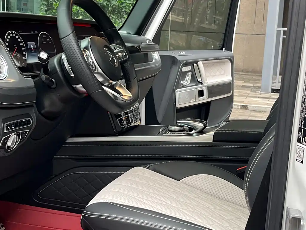 Mercedes-Benz Mercedes-Benz G-Class 2024 G 500 Heritage Edition 2025 - thumbnail 13