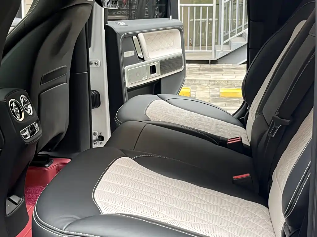 Mercedes-Benz Mercedes-Benz G-Class 2024 G 500 Heritage Edition 2025 - thumbnail 15