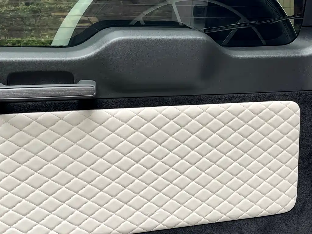 Mercedes-Benz Mercedes-Benz G-Class 2024 G 500 Heritage Edition 2025 - thumbnail 17