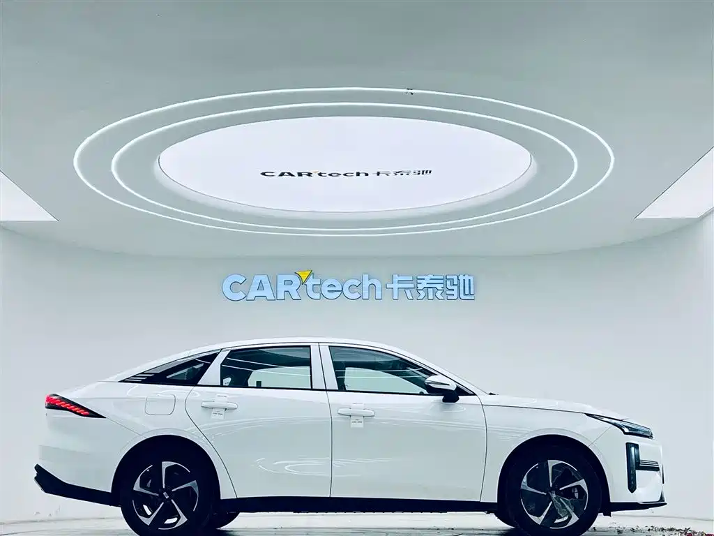 Geely Galaxy Geely Galaxy L6 2025 EM-i 140km Explorer+ Edition 2026 - thumbnail 4