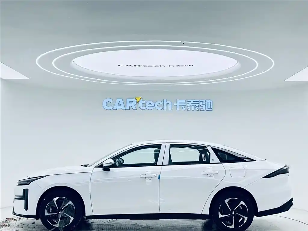 Geely Galaxy Geely Galaxy L6 2025 EM-i 140km Explorer+ Edition 2026 - thumbnail 8