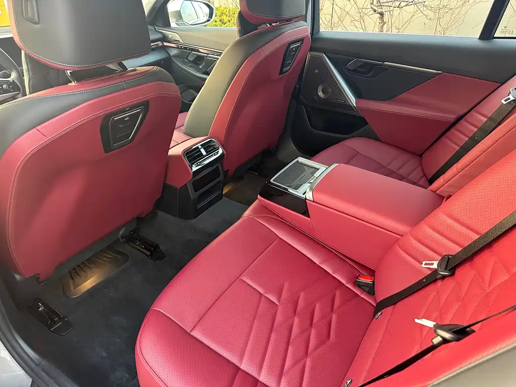 BMW BMW i5 2024 eDrive 35L Premium Luxury Package 2025 - thumbnail 8