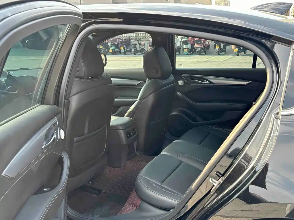 Cadillac Cadillac CT5 2022 28T Luxury 2022 - thumbnail 6