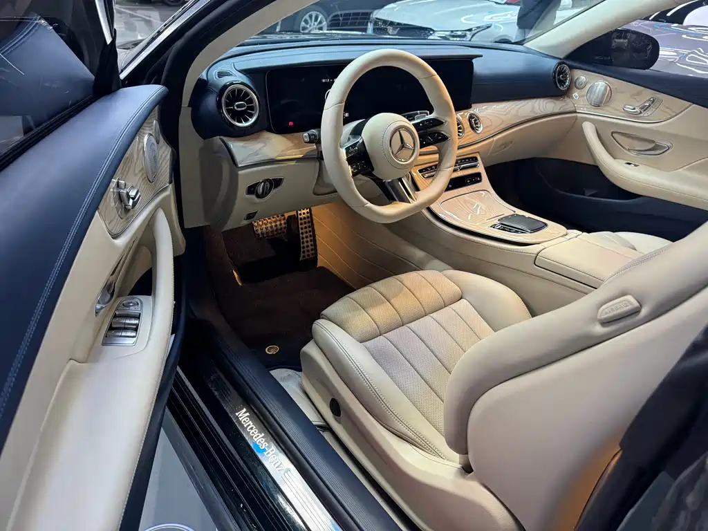 Mercedes-Benz Mercedes-Benz E-Class Coupe E 260 2021 Model 2020 - thumbnail 4