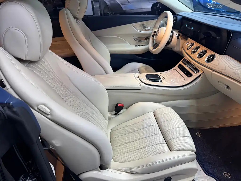 Mercedes-Benz Mercedes-Benz E-Class Coupe E 260 2021 Model 2020 - thumbnail 7
