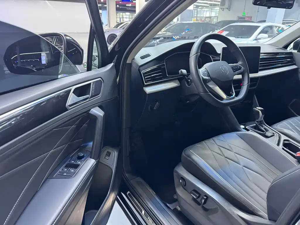 Volkswagen Volkswagen Tiguan L 2024 300TSI Automatic 2WD Smart Enjoy Edition 2024 - thumbnail 4