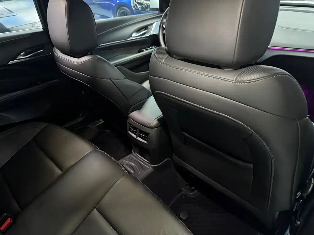 Cadillac Cadillac CT4 2023 28T Luxury 2023 - thumbnail 9