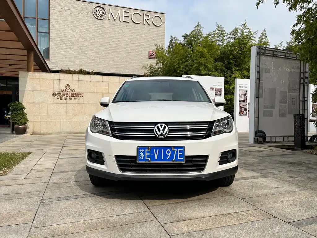 Volkswagen Volkswagen Tiguan 2012 1.8TSI Automatic 2WD Urban Edition 2013 - thumbnail 2