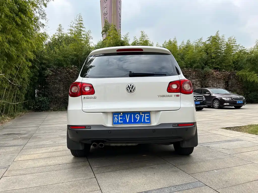 Volkswagen Volkswagen Tiguan 2012 1.8TSI Automatic 2WD Urban Edition 2013 - thumbnail 5