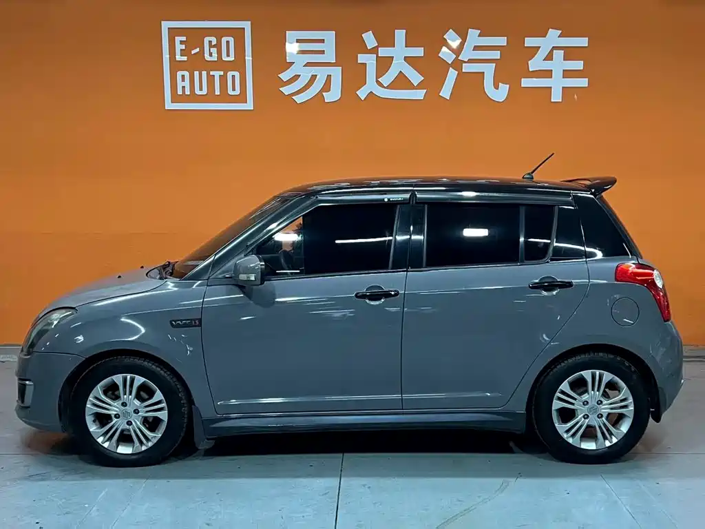 Suzuki Swift 2013 1.5L Automatic Standard Edition 2014 - thumbnail 3