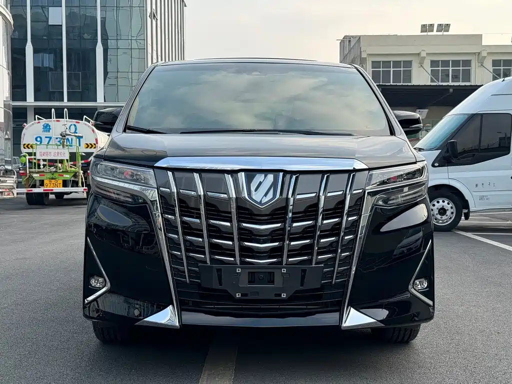 Toyota Alphard 2021 Model Hybrid 2.5L Executive Version 2023 - thumbnail 2