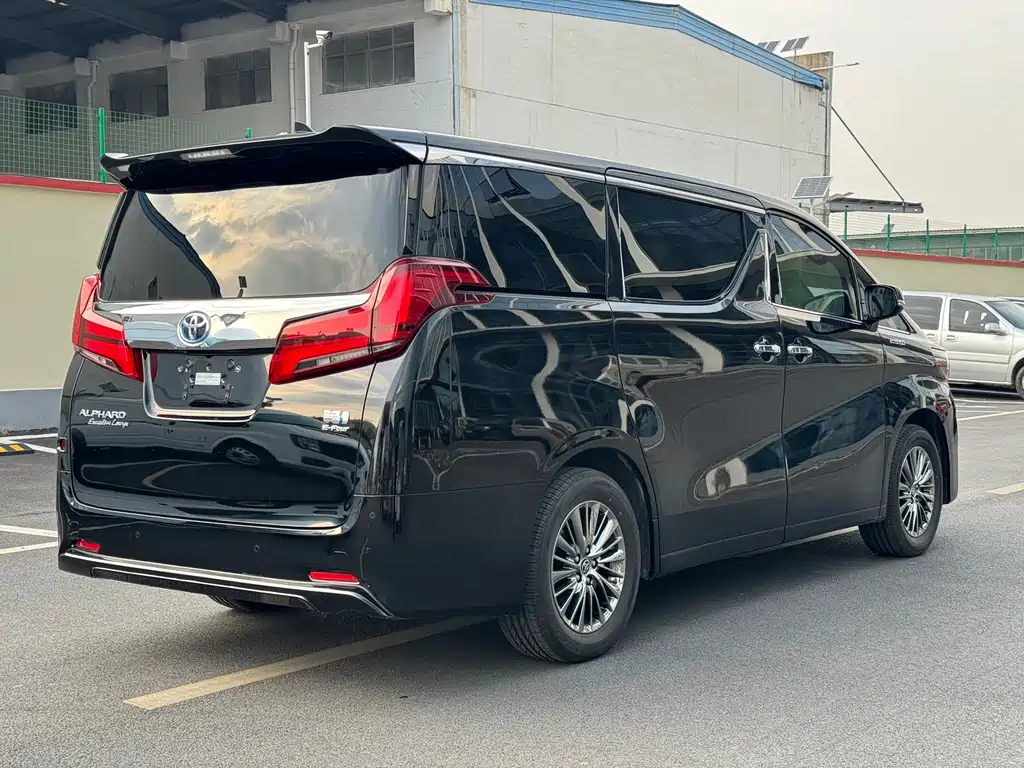 Toyota Alphard 2021 Model Hybrid 2.5L Executive Version 2023 - thumbnail 5