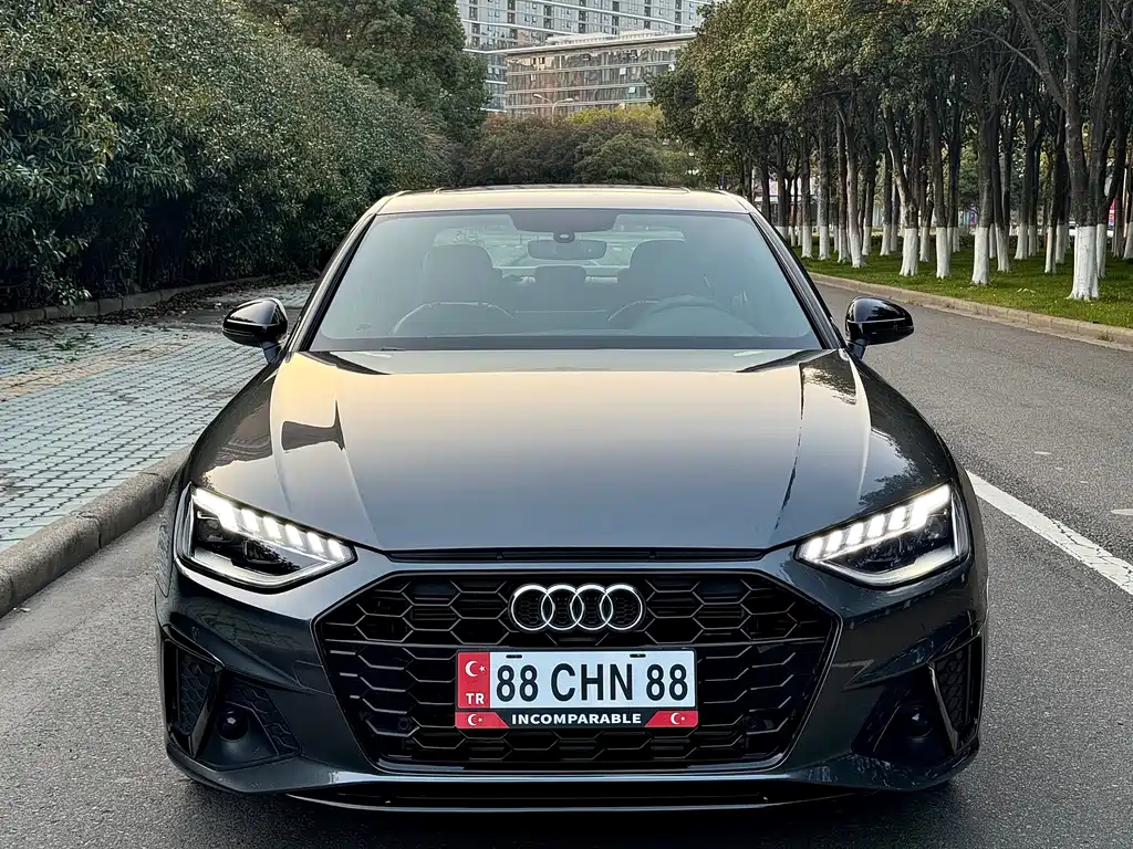 Audi Audi A4L 2025 200th Anniversary Edition 40 TFSI Luxury Dynamic Model 2025 - thumbnail 2