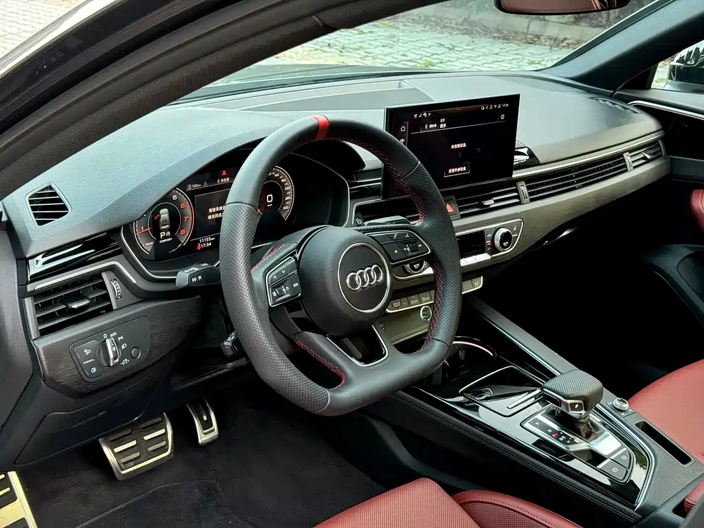 Audi Audi A4L 2025 200th Anniversary Edition 40 TFSI Luxury Dynamic Model 2025 - thumbnail 4