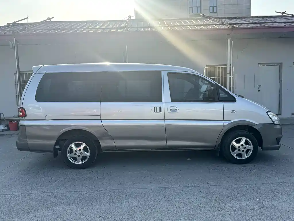 Dongfeng Fengxing Lingzhi 2018 M3L 1.6L 7-seat Comfort Edition 2019 - thumbnail 8