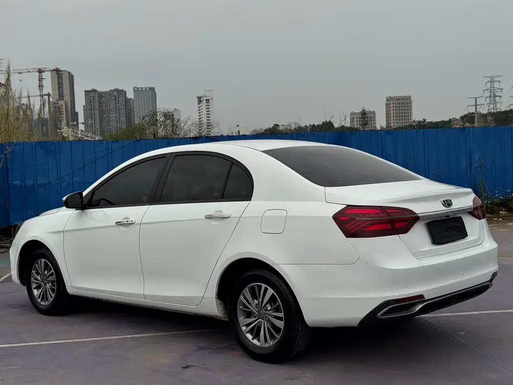 Geely Auto Geely Emgrand 2018 1.5L Manual Luxury Edition 2019 - thumbnail 5