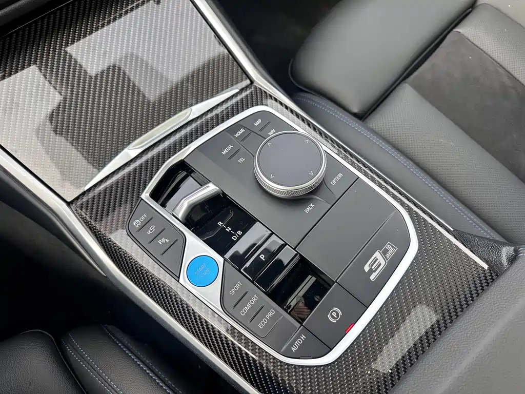 BMW BMW i3 2025 eDrive 40 L 50th Anniversary Limited Edition 2026 - thumbnail 5