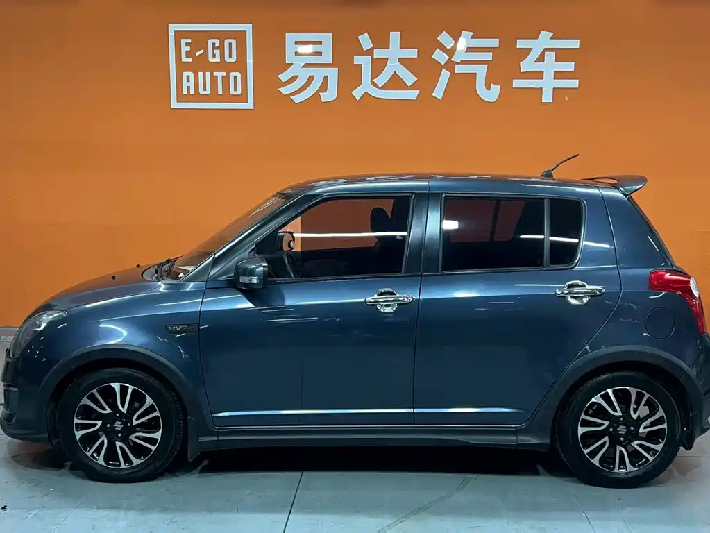Suzuki Swift 2016 1.5L Automatic Fashion Cool Play Edition 2018 - thumbnail 3