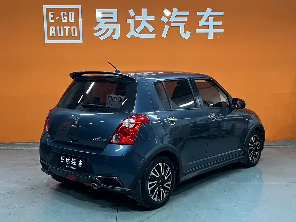 Suzuki Swift 2016 1.5L Automatic Fashion Cool Play Edition 2018 - thumbnail 4