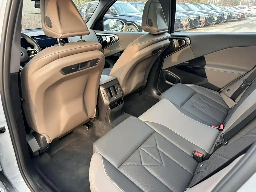BMW BMW X3 2025 xDrive30L Premium M Sport Night Package 2025 - thumbnail 3