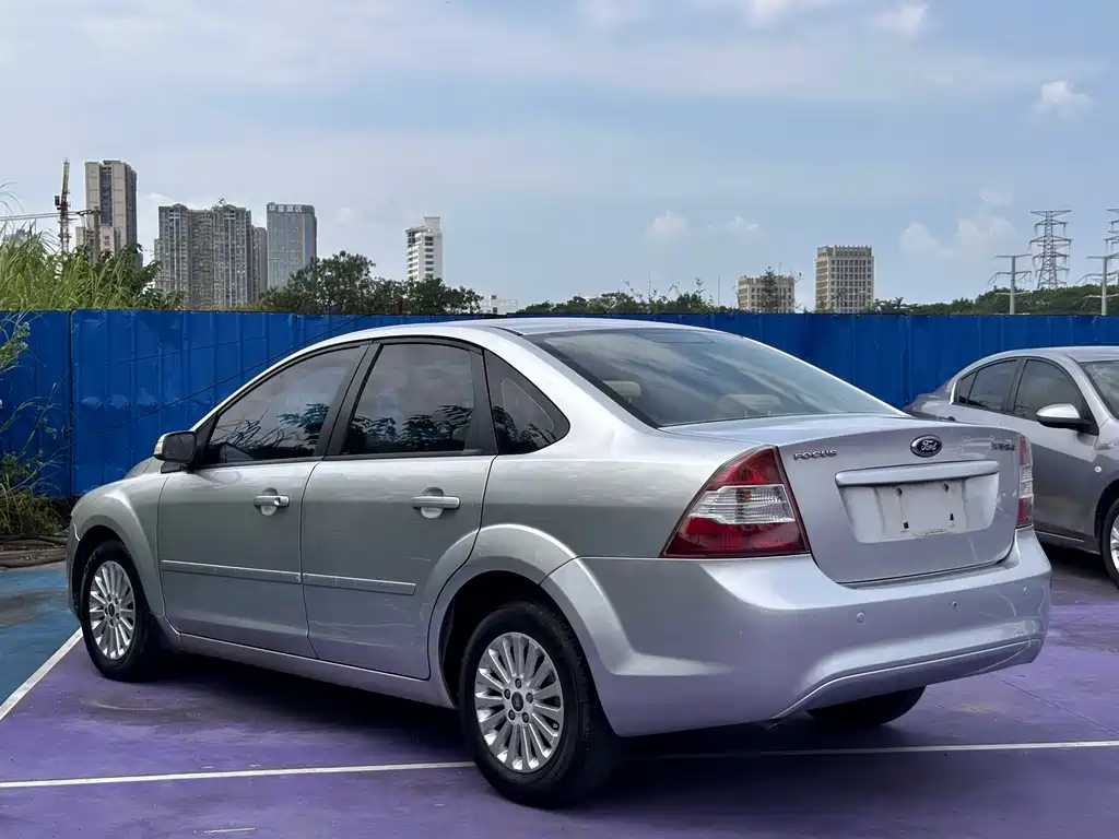 Ford Ford Focus 2013 Sedan Classic 1.8L Automatic Fashion Edition 2013 - thumbnail 6