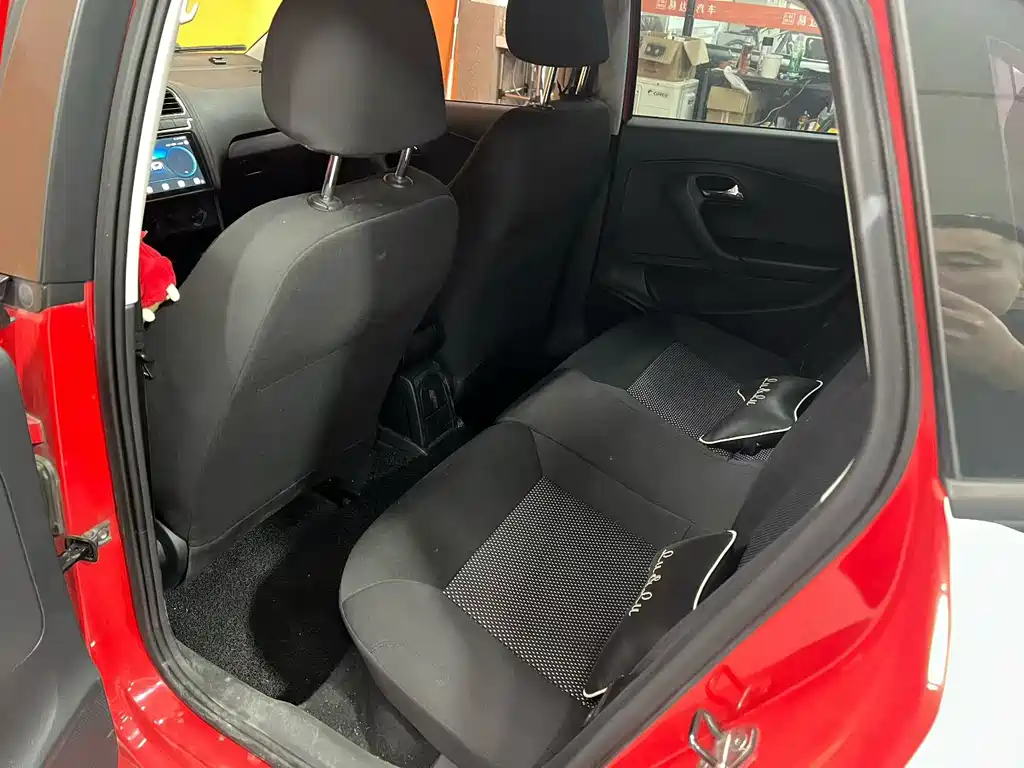 Volkswagen Volkswagen Polo 2013 1.6L Automatic Comfort Edition 2014 - thumbnail 8
