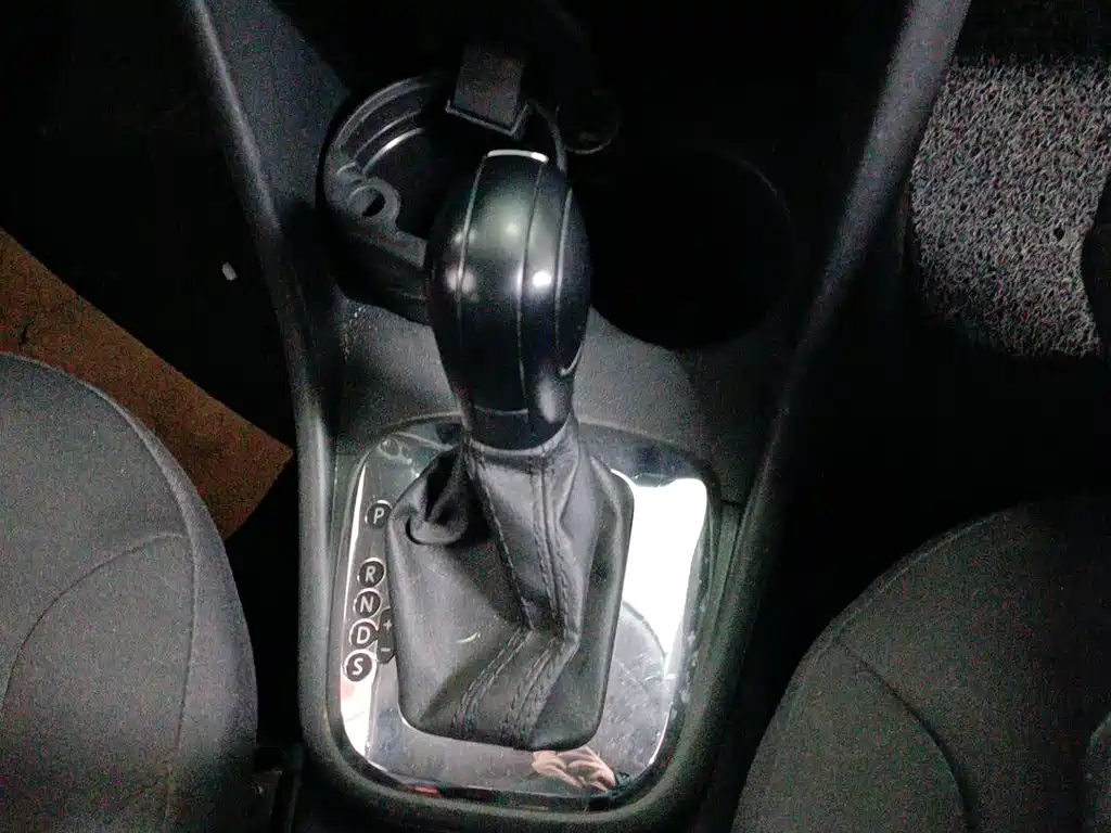Volkswagen Volkswagen Polo 2013 1.6L Automatic Comfort Edition 2014 - thumbnail 14