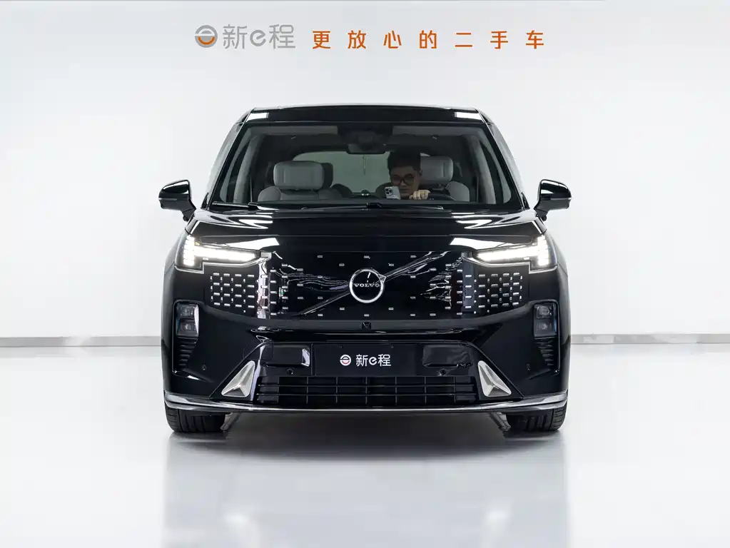 Volvo Volvo EM90 2025 Ultra Six-Seat 2024 - thumbnail 2