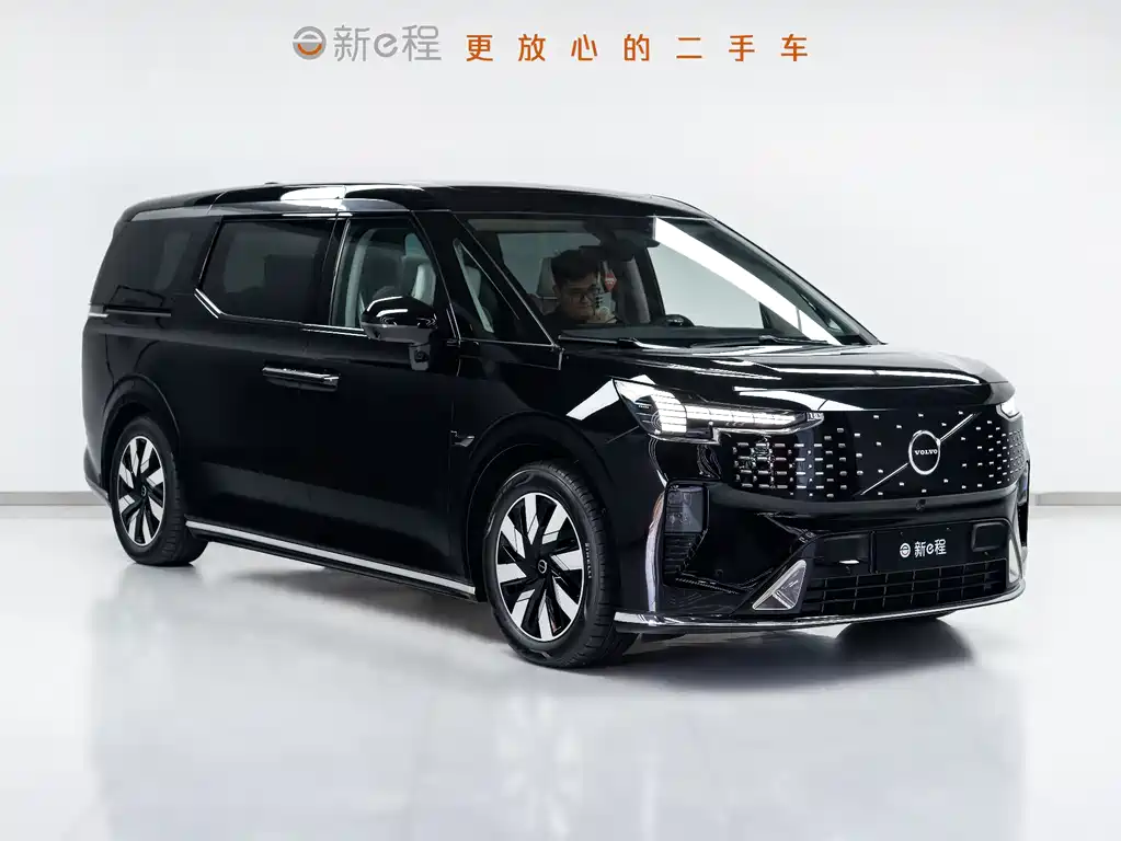 Volvo Volvo EM90 2025 Ultra Six-Seat 2024 - thumbnail 3